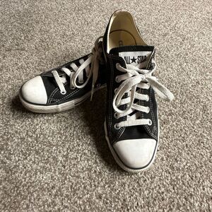 Converse Chuck Taylor Low Tops Size 8